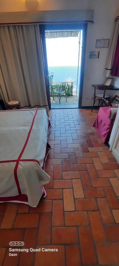Hotel La Giada Del Mesco เลวานโต ภายนอก รูปภาพ
